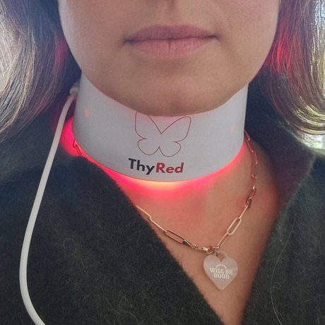 ThyRed collar worn at home