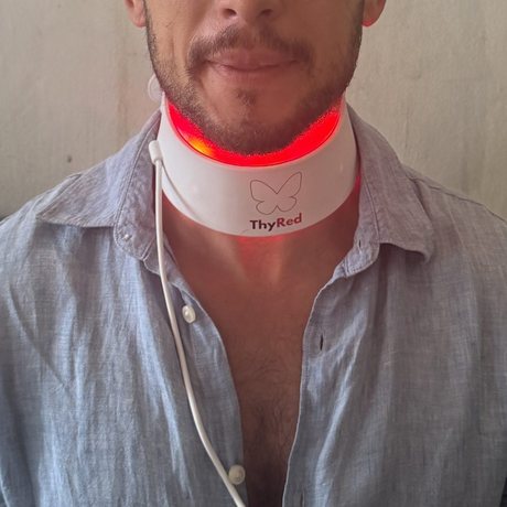 ThyRed collar worn at home